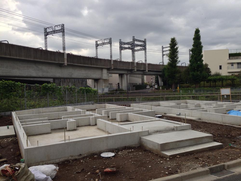 Local appearance photo. Local (10 May 2013) Shooting