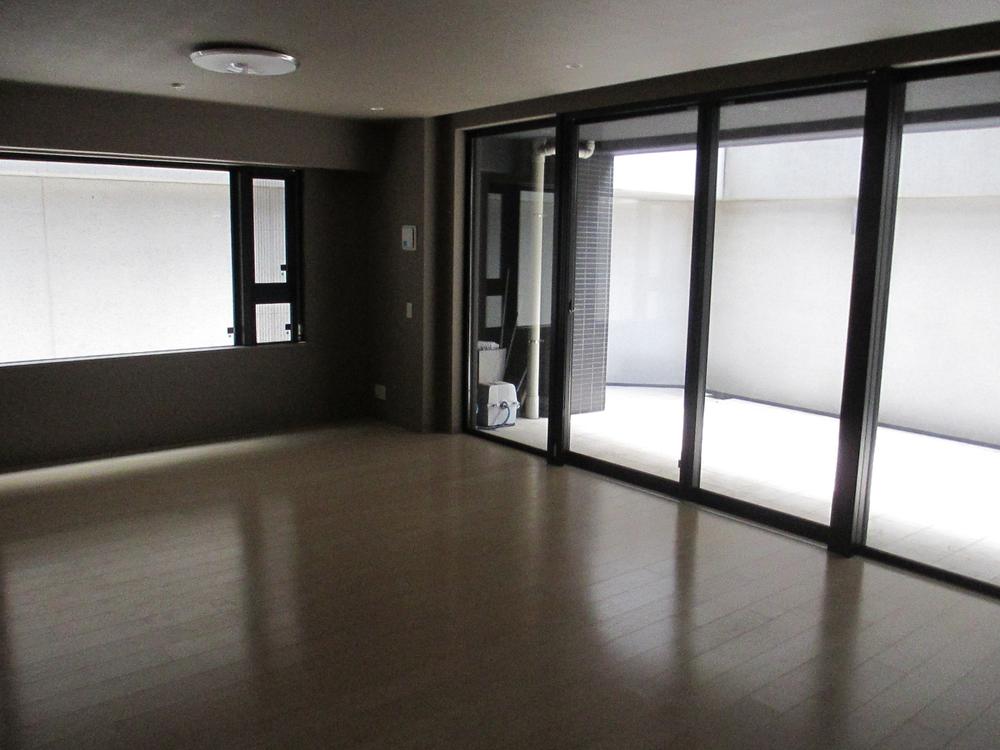 Living. Indoor (June 2013) Shooting