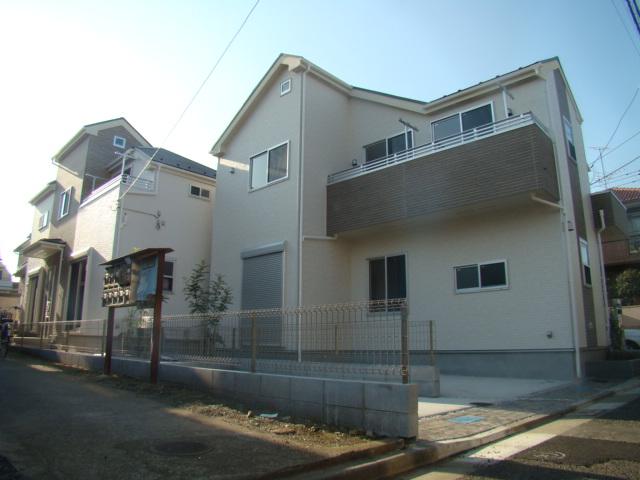 Local appearance photo. Local (10 May 2013) Shooting