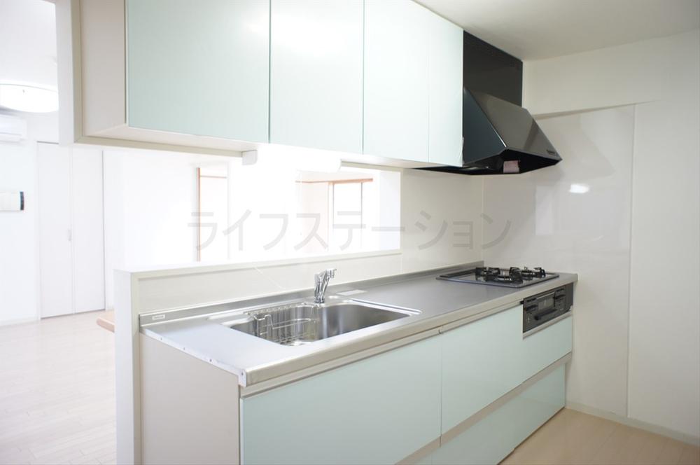 Kitchen. Local (December 1, 2013) Shooting