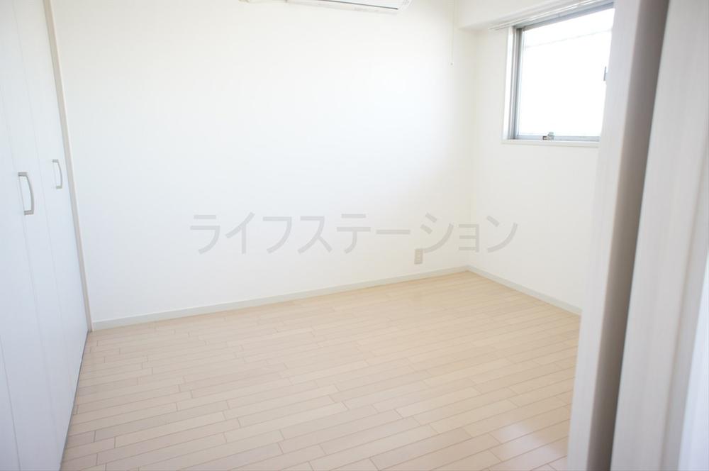 Non-living room. Local (December 1, 2013) Shooting