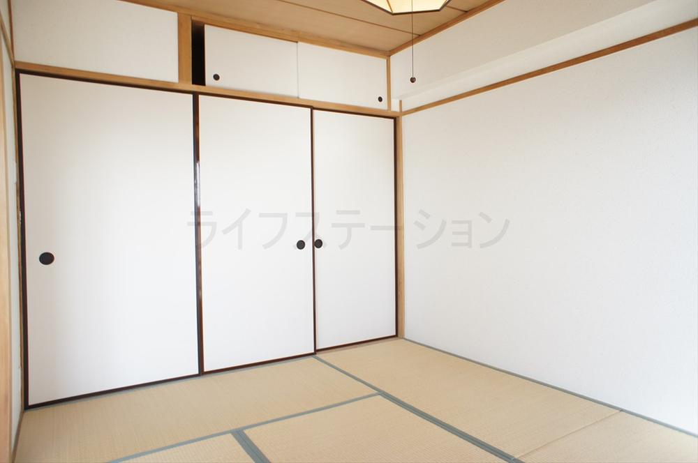 Non-living room. Local (December 1, 2013) Shooting