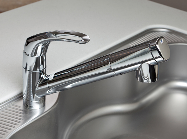 Kitchen.  [Water purifier integrated shower faucet] Mixing faucet with a built-in water purifier to make a delicious water. Water purification ・ Switching of the raw water is also possible at the touch of a button. Withdraw the shower head, Clean keep the inside of the sink.