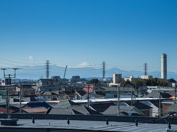 Other.  [View with a view of Mount Fuji] I want to fulfill a number of the residence of the ideal. All, In Setagaya, Begins met with the residence is "relaxed". Is the living environment through which the familiar and peaceful time also natural. (Local 5th floor equivalent / 2013 January shooting)