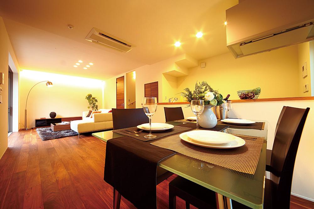 Same specifications photos (living). Example of construction