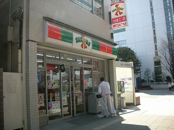 Convenience store. 147m until Thanksgiving (convenience store)