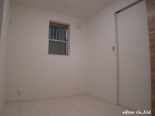 Non-living room. Indoor (12 May 2013) Shooting