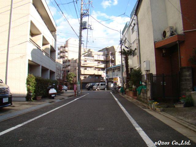 Local photos, including front road. Local (12 May 2013) Shooting