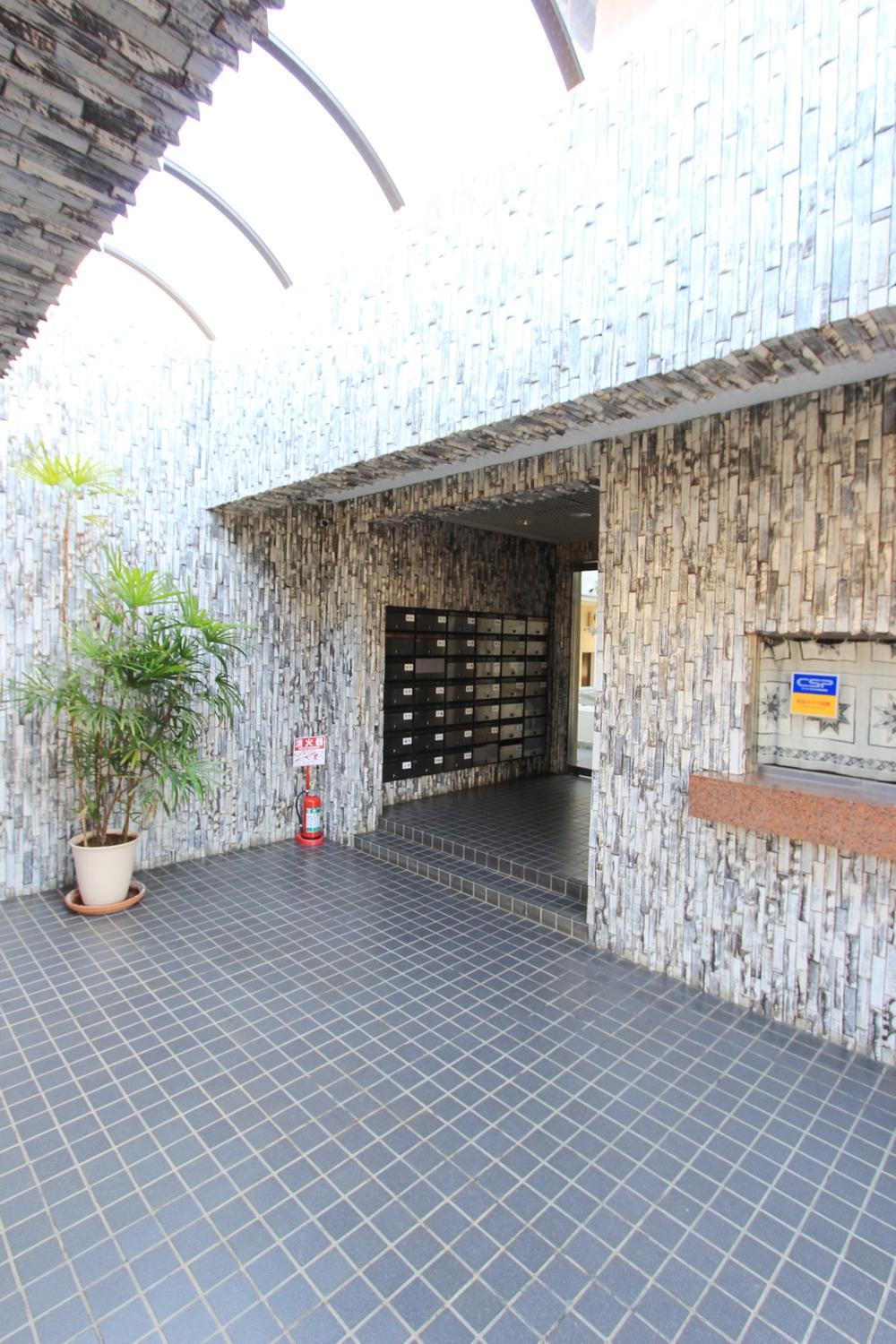 Entrance. Apartment common areas entrance