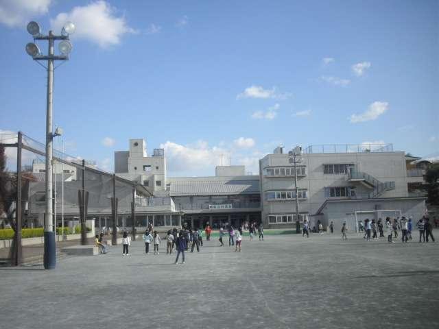 Primary school. 143m to Setagaya Ward Sakuragaoka Elementary School