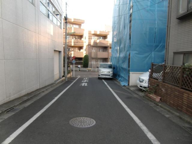 Local photos, including front road. Local (12 May 2013) Shooting