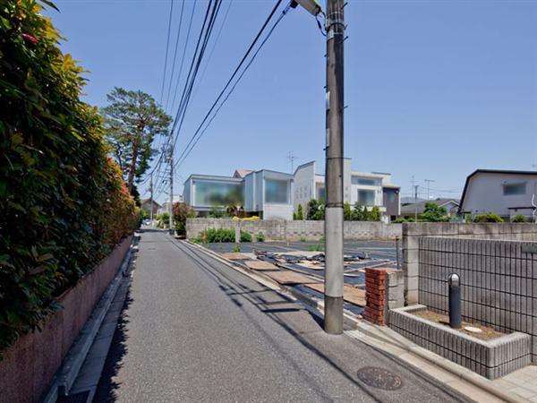 Local photos, including front road. Front road 2013 / 06 shooting