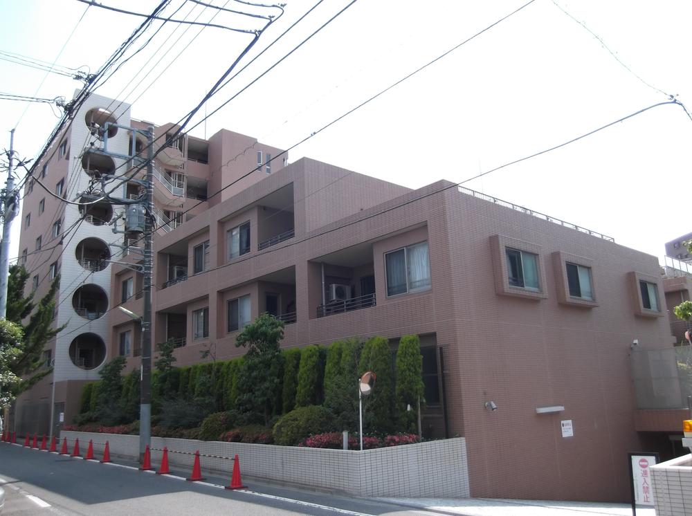 Local appearance photo. It is heavy and stylish appearance.