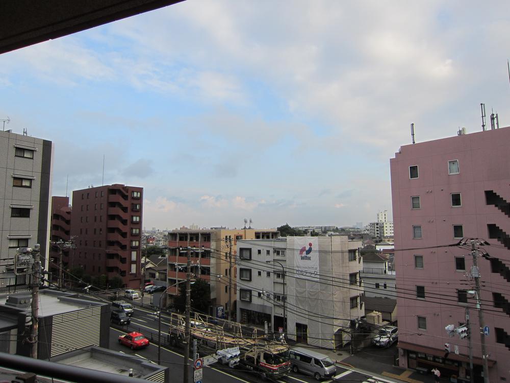 View photos from the dwelling unit. It is the view of the open-minded view.