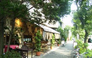 Other. 1500m to Mishuku street. There is a "Setagaya park" with a vast green, Cafe, Restaurant, bar, It is lined with brilliant, elegant shops such as patisserie.