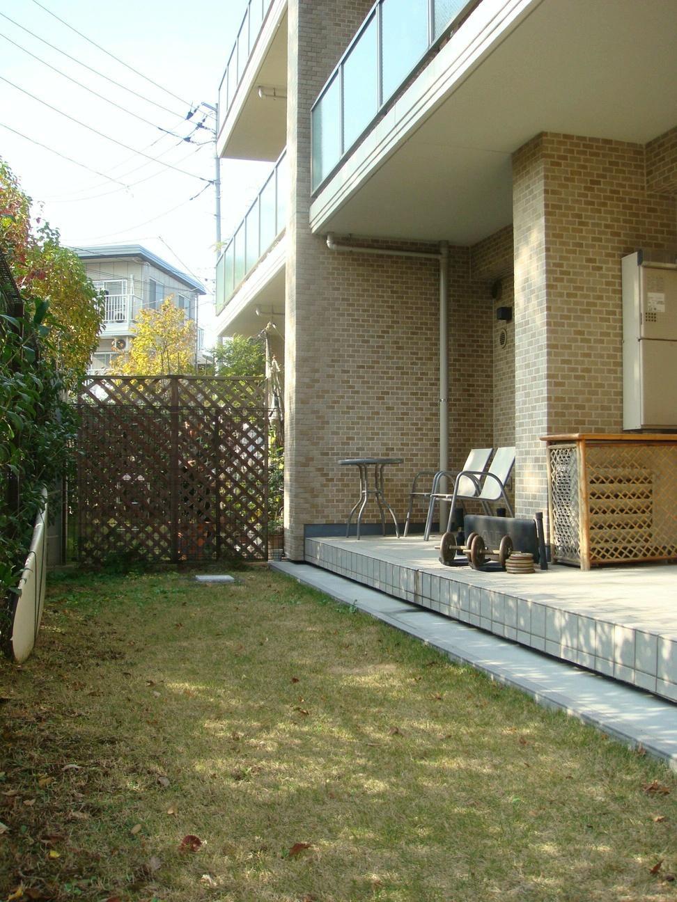 Garden. Local (May 2013) Shooting