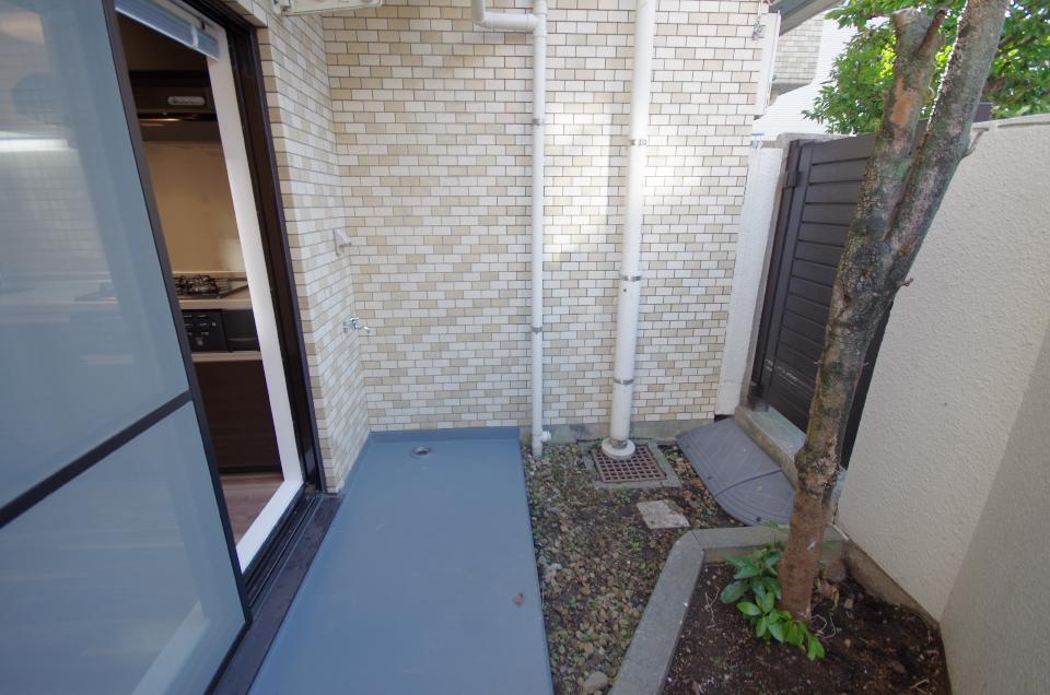 Balcony. GS Heim Okura Soshigaya Balcony & garden