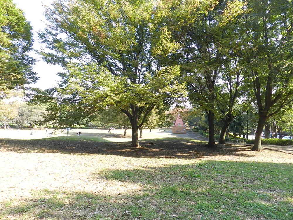 park. 750m until Soshigaya park