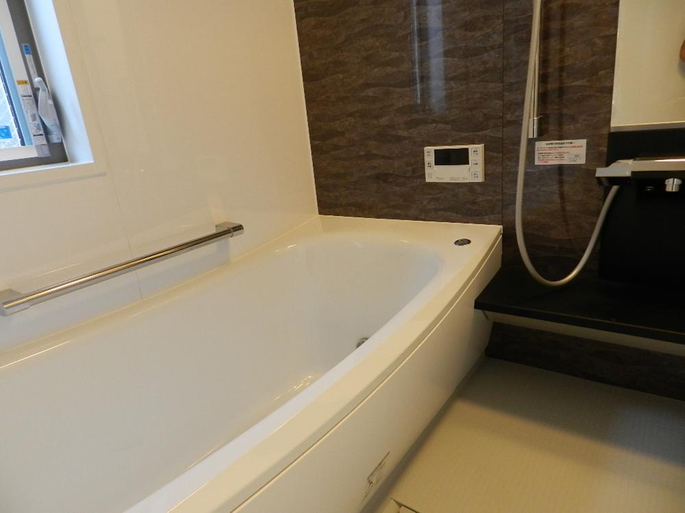 Other. Bathroom 1 pyeong type of comfortable size Yes window.
