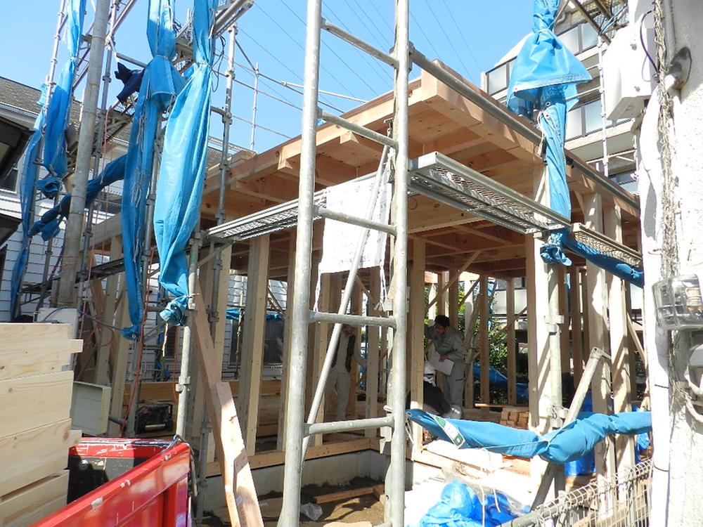 Local appearance photo. Local (11 May 2013) Shooting