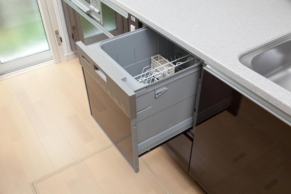 Other Equipment. And out easily drawer type stuck to the quiet and energy-saving. Clean because cleaning is also drying also sterilization at a high temperature. 