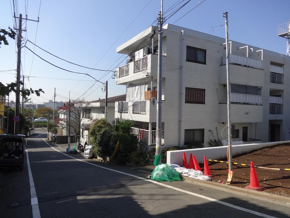 Local photos, including front road. Local (11 May 2013) Shooting