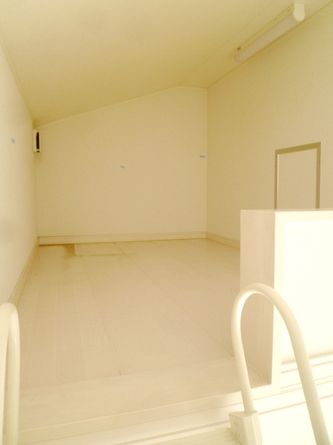 Other room space. loft