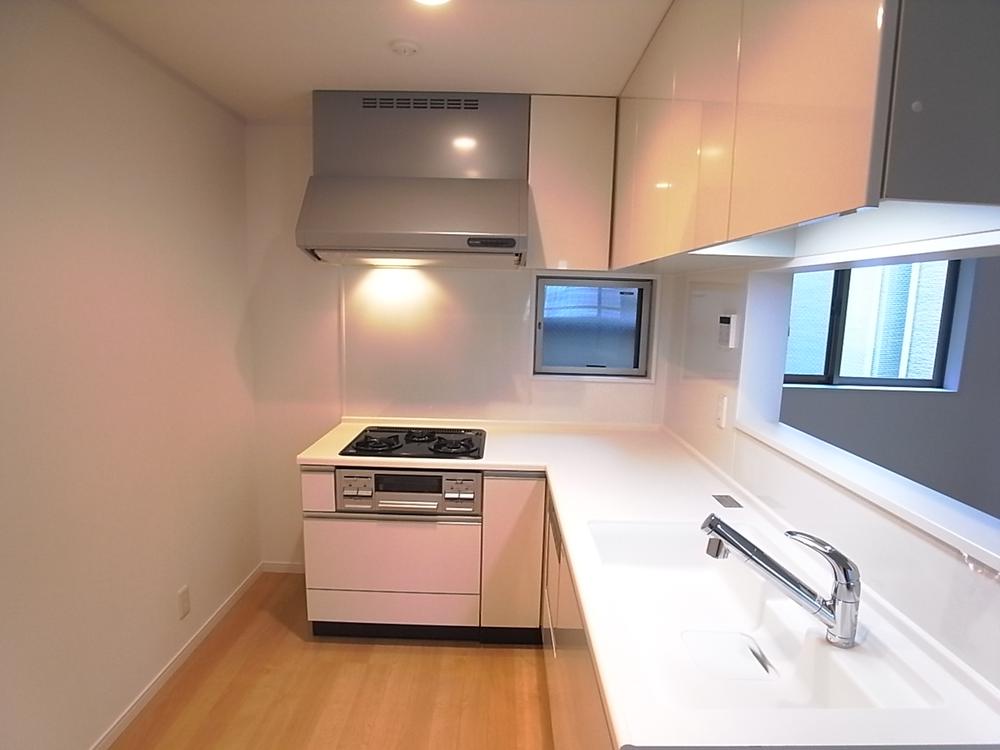 Same specifications photo (kitchen)