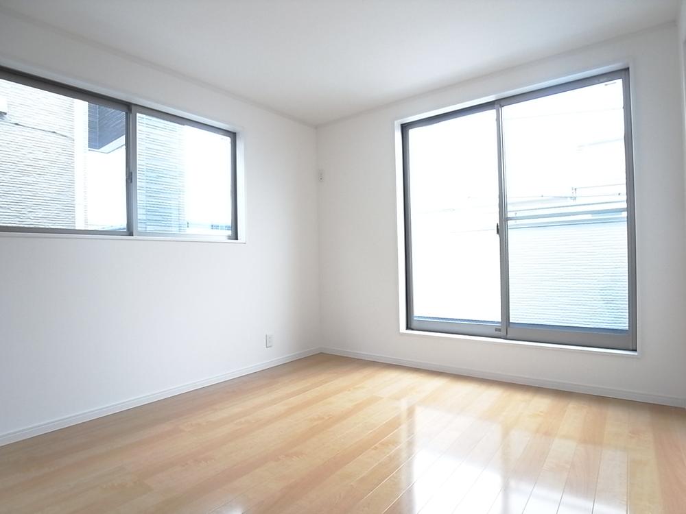 Same specifications photos (Other introspection)