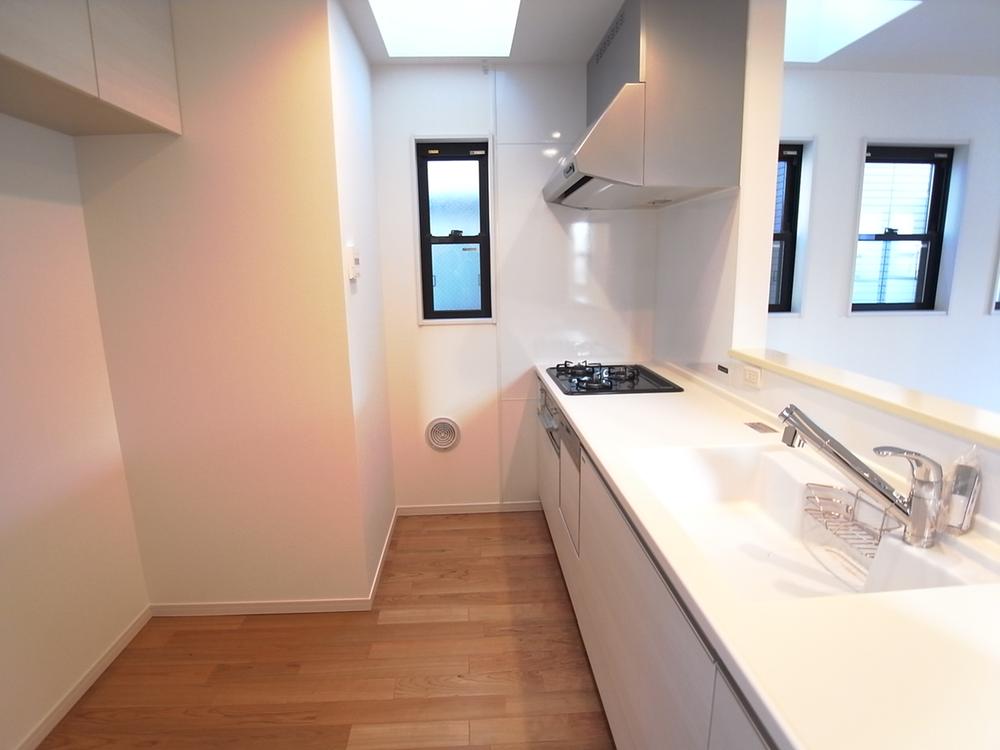 Same specifications photo (kitchen)