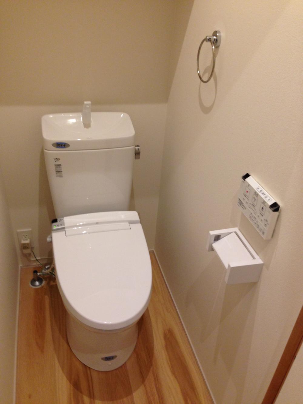 Toilet. Local (12 May 2013) Shooting