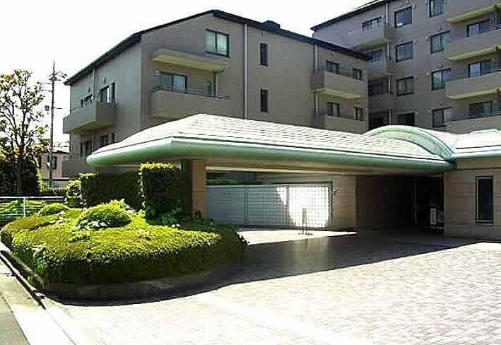 Entrance. It will be 6 Kaigao room of reinforced concrete 7 story. 3LDK + WIC (174, 59 sq m) is the room very clean your. You pets could live