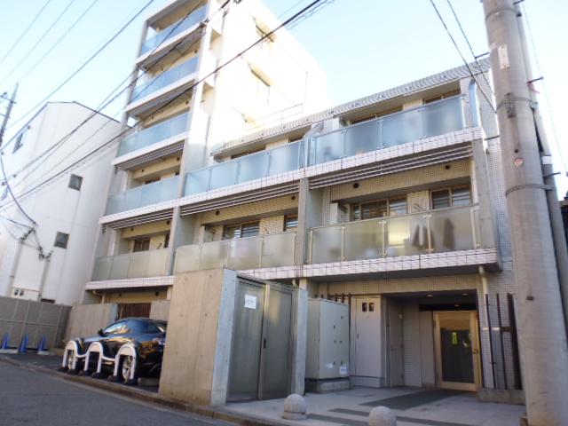 Local appearance photo. Local (11 May 2013) Shooting