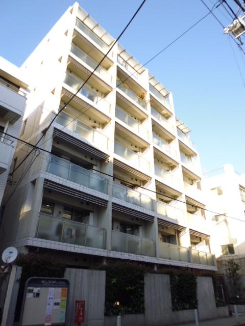 Local appearance photo. Local (11 May 2013) Shooting Outer wall, White was the keynote is a bright design.