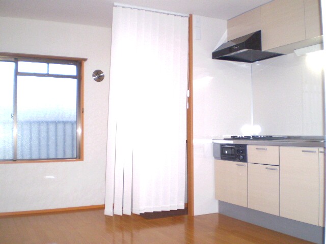 Living and room. ■ It renovated a so clean room