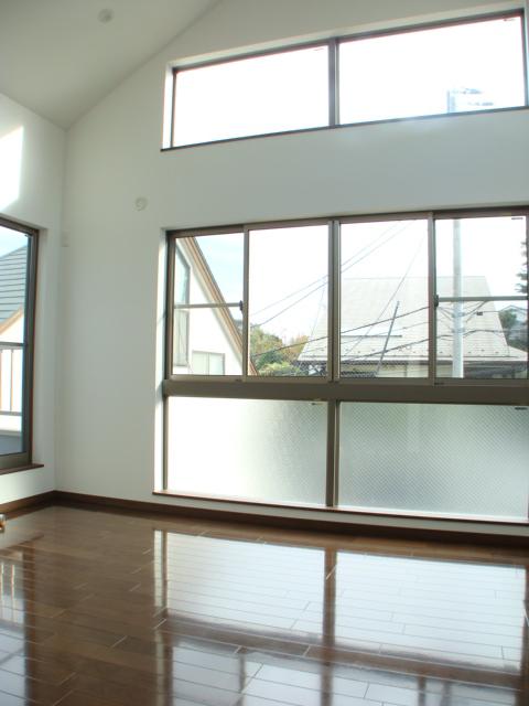 Same specifications photos (living)