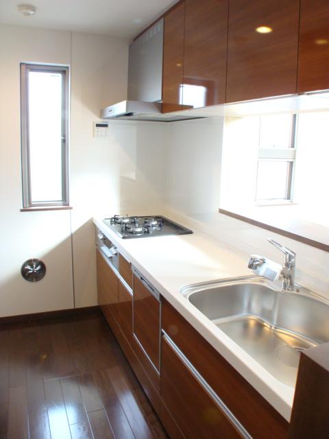 Same specifications photo (kitchen)