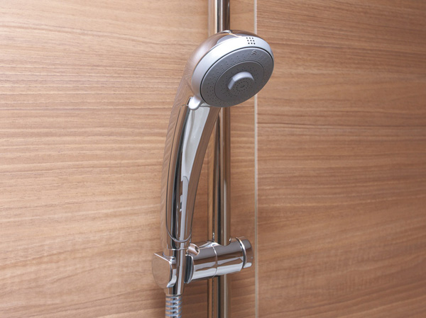 Bathing-wash room.  [shower head] Shower head, It can be easily switched to the three modes by simply turning the lever. Because it is equipped with a thermo-cartridge temperature adjustment can also be smoothly.