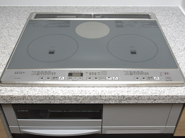 Kitchen.  [IH cooking heater] It adopts the IH cooking heater in stove. Also safe in terms of safety because it does not use fire. Grill grilled fish can also be easy to cook because the anhydrous both sides grilled.