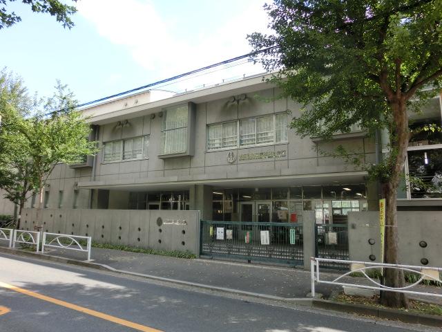 Primary school. Higashi Fukasawa Elementary School