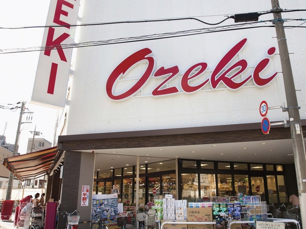 "Kyodo Corti" (about than local 610m / An 8-minute walk)