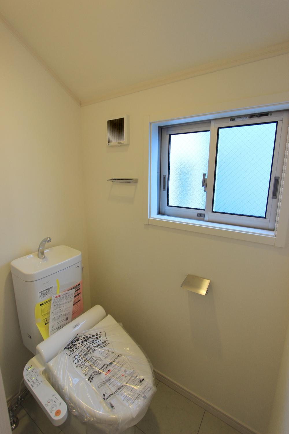 Toilet. The toilet also available window.