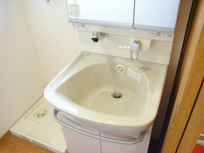 Washroom. Independent wash basin ☆