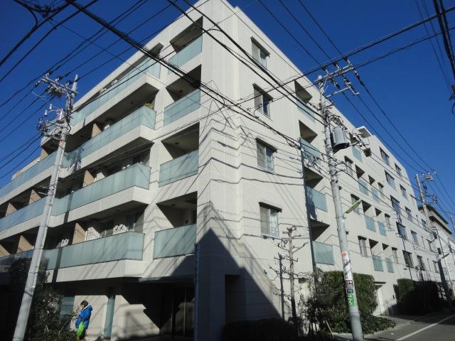 Local appearance photo. Local (12 May 2013) Shooting