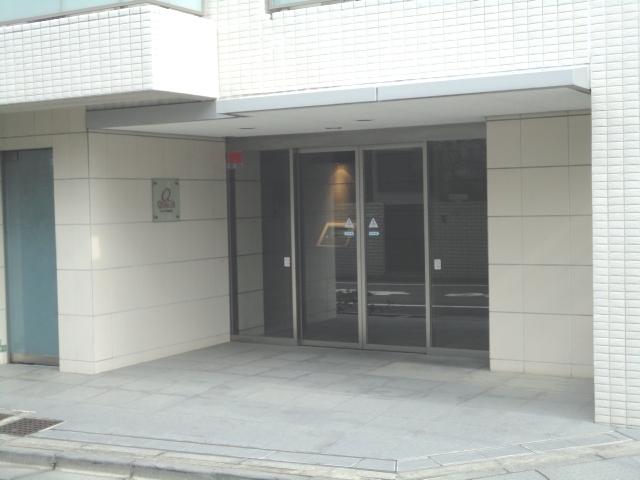 Entrance. Common areas