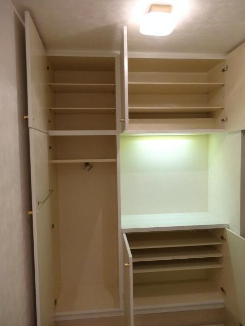 Receipt. Entrance storage