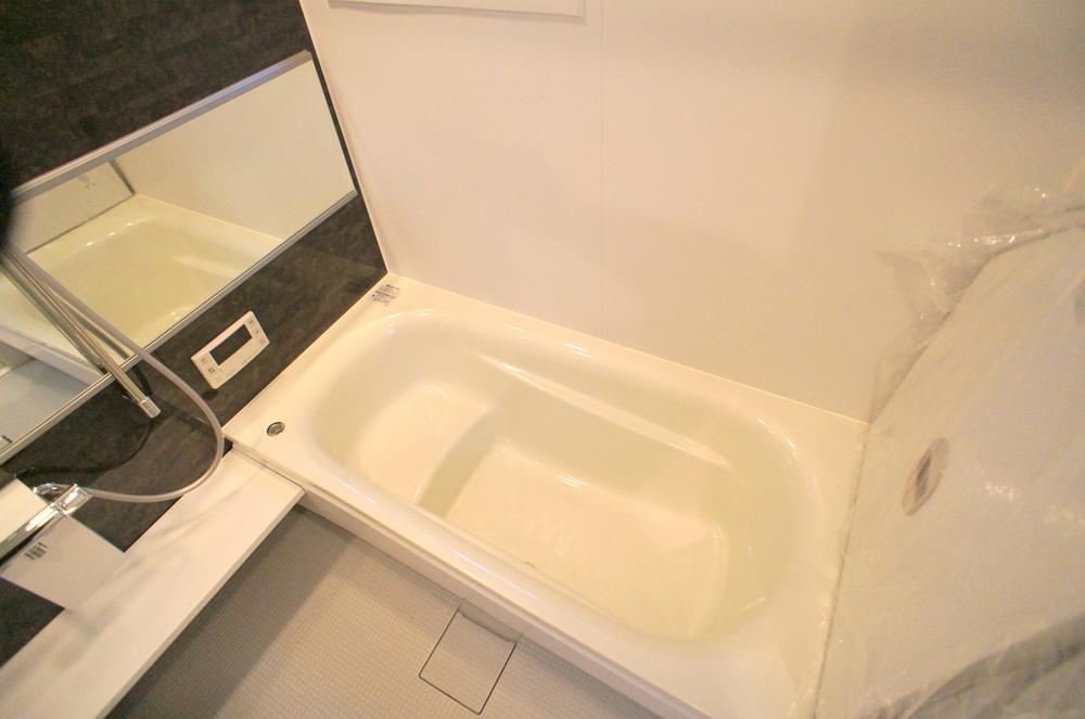 Bathroom. Indoor (11 May 2013) Shooting