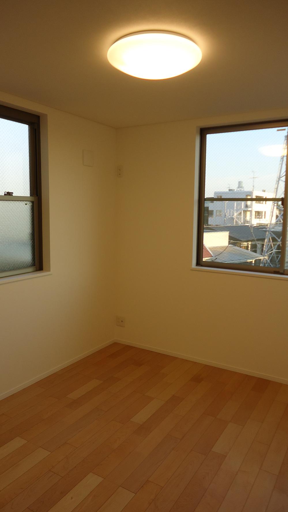 Non-living room. Indoor (12 May 2013) Shooting