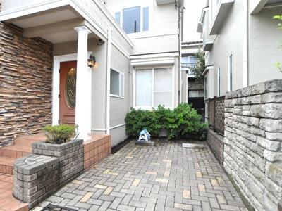 Parking lot. Local (11 May 2013) Shooting