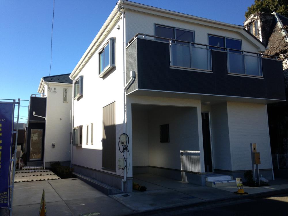 Local appearance photo. Local (12 May 2013) Shooting